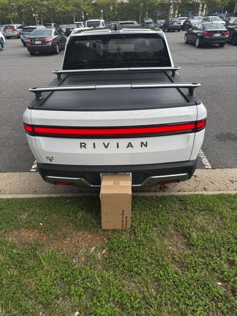 Used 2022 Rivian R1T Adventure AWD/4WD image 5