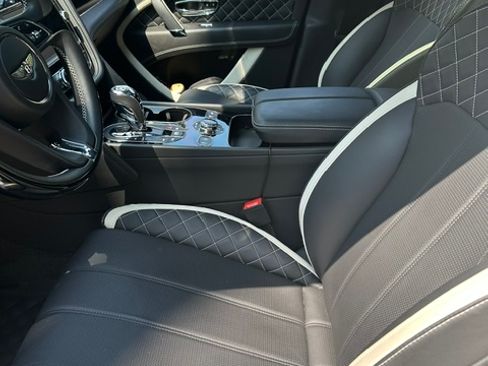 Used 2020 Bentley Bentayga Speed AWD/4WD image 22