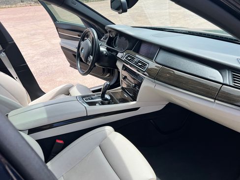 Used 2015 BMW 750Li xDrive AWD/4WD image 15