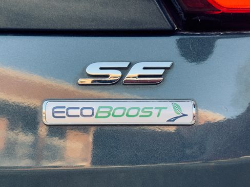 Used 2019 Ford Escape SE image 8