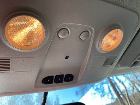 Used 2016 Chevrolet Traverse LT image 21