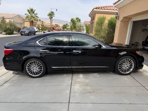 Used 2011 Lexus LS 460 w/ Sport Pkg image 2