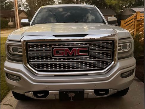 Used 2018 GMC Sierra 1500 Denali w/ Denali Ultimate Package image 2