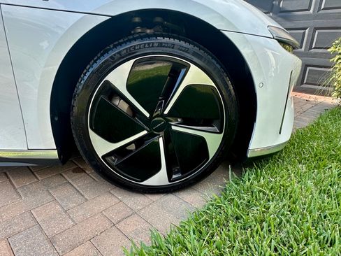 Used 2023 Lucid Air Touring image 12