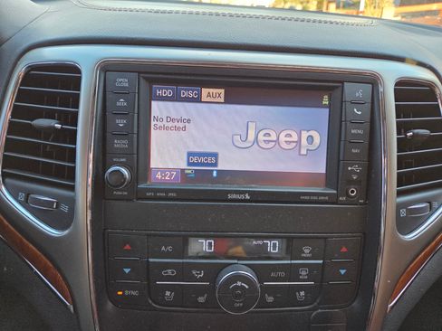 Used 2013 Jeep Grand Cherokee Overland image 21