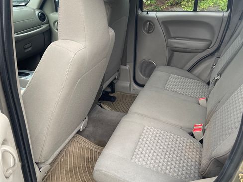Used 2006 Jeep Liberty Sport image 10