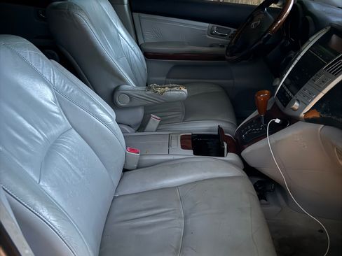 Used 2006 Lexus RX 330 FWD image 8