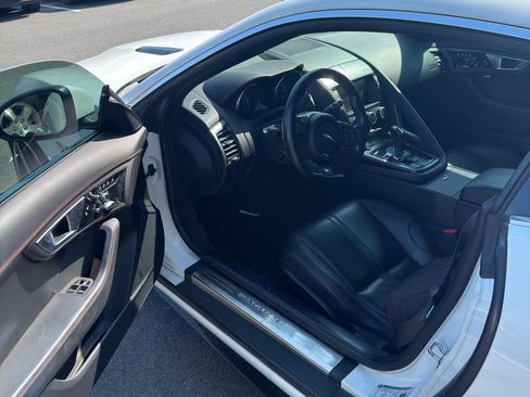 Used 2015 Jaguar F-TYPE R RWD image 10