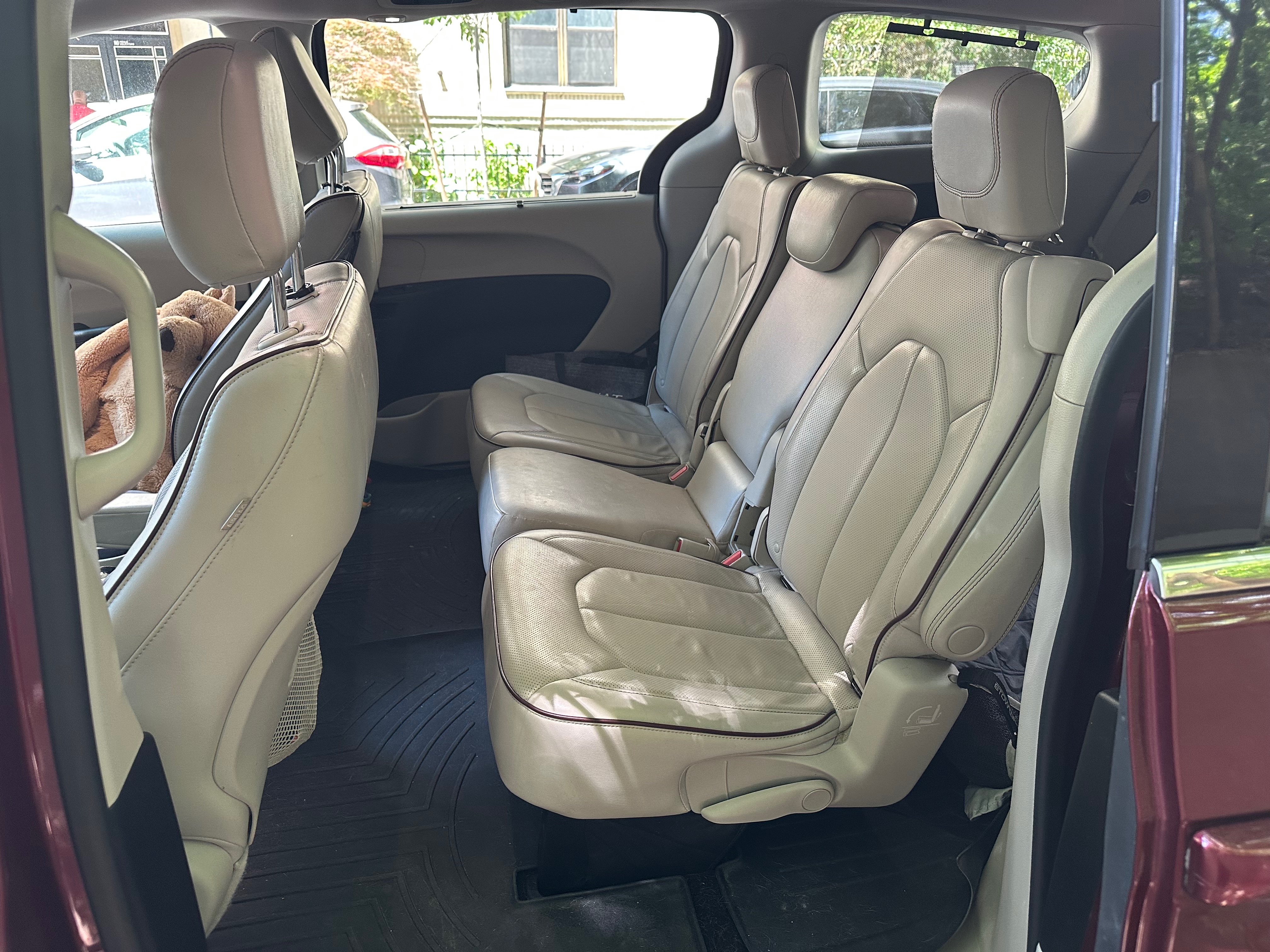 Used 2018 Chrysler Pacifica Limited w/ Advanced Safetytec Group FWD image 6