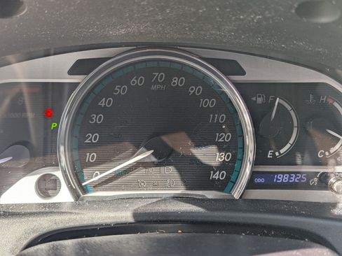 Used 2015 Toyota Venza LE image 19