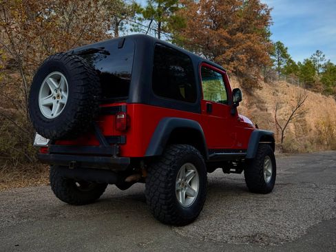 Used 2005 Jeep Wrangler Rubicon w/ Security Group image 9