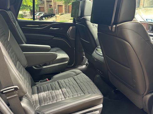 Used 2024 Cadillac Escalade Sport Platinum image 22