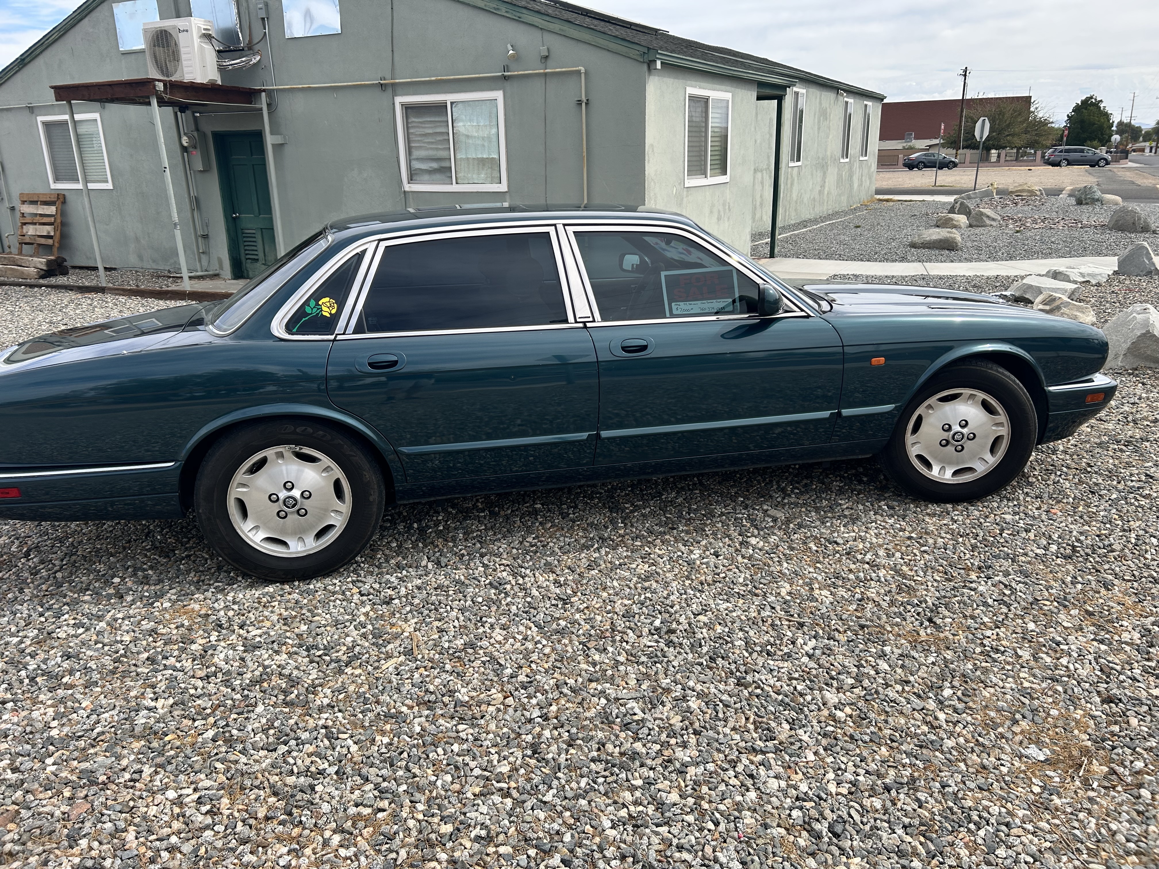 Used 1996 Jaguar XJ6 RWD image 4