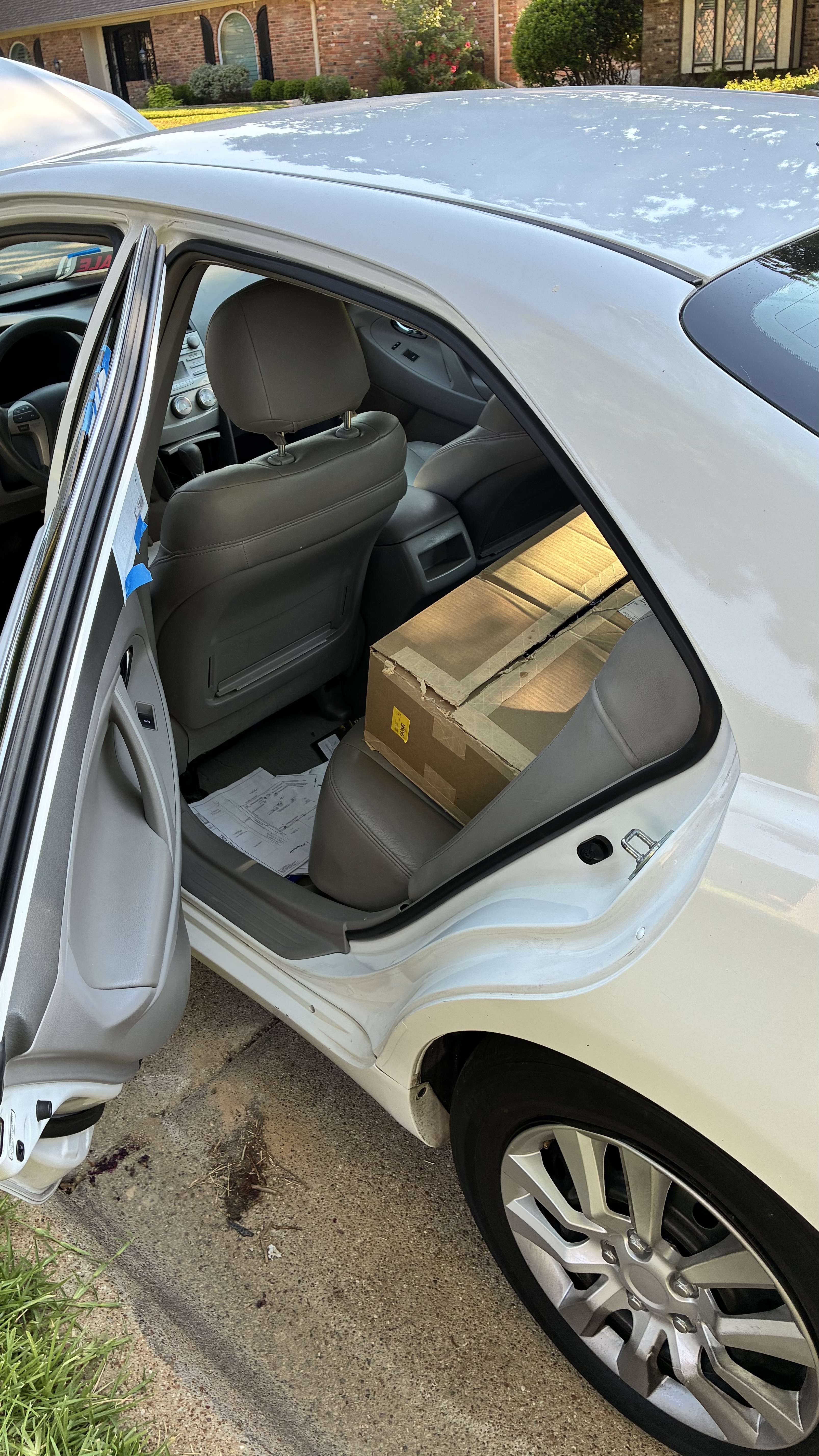 Used 2011 Toyota Camry LE FWD image 12