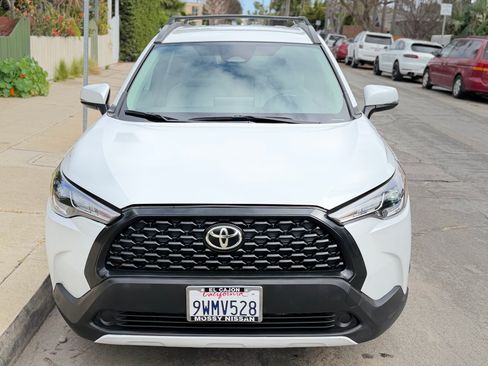 Used 2024 Toyota Corolla Cross LE image 1