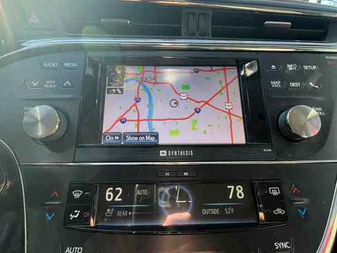 Used 2014 Toyota Avalon Limited w/ Technology Package image 9