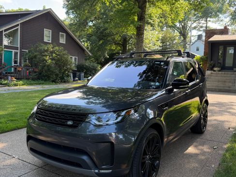Used 2019 Land Rover Discovery HSE AWD/4WD image 1