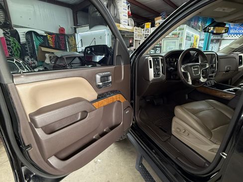 Used 2017 GMC Sierra 1500 SLT AWD/4WD image 14