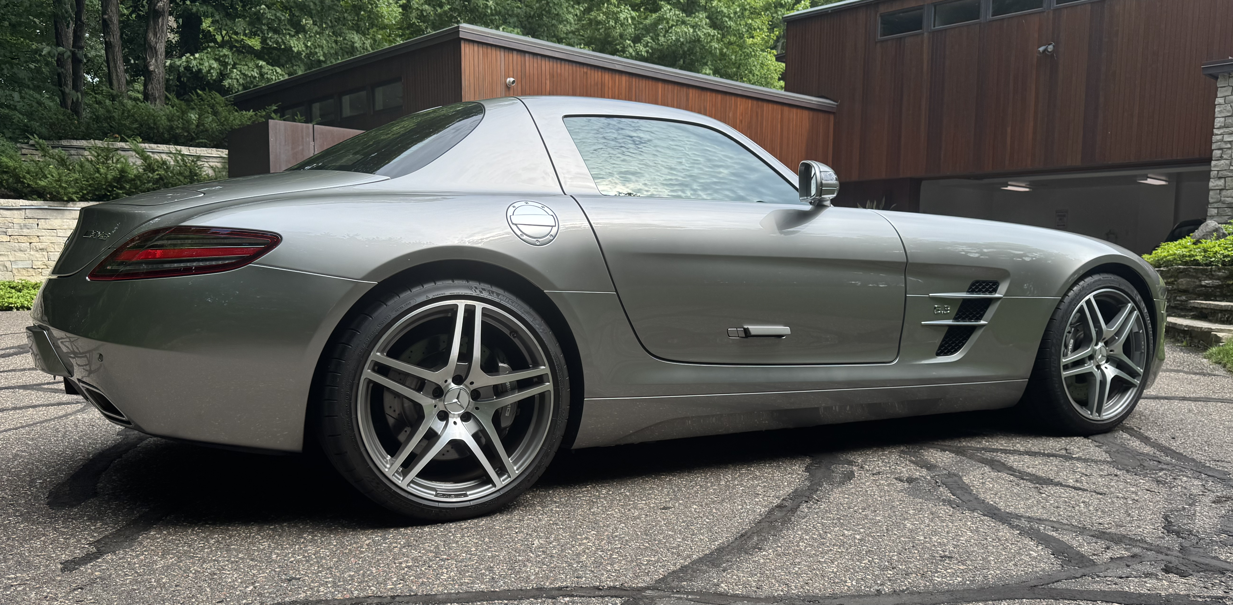 Used 2012 Mercedes-Benz SLS AMG Coupe image 5
