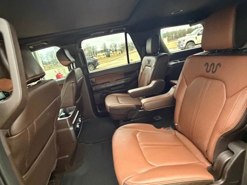 Used 2024 Ford Expedition King Ranch image 12