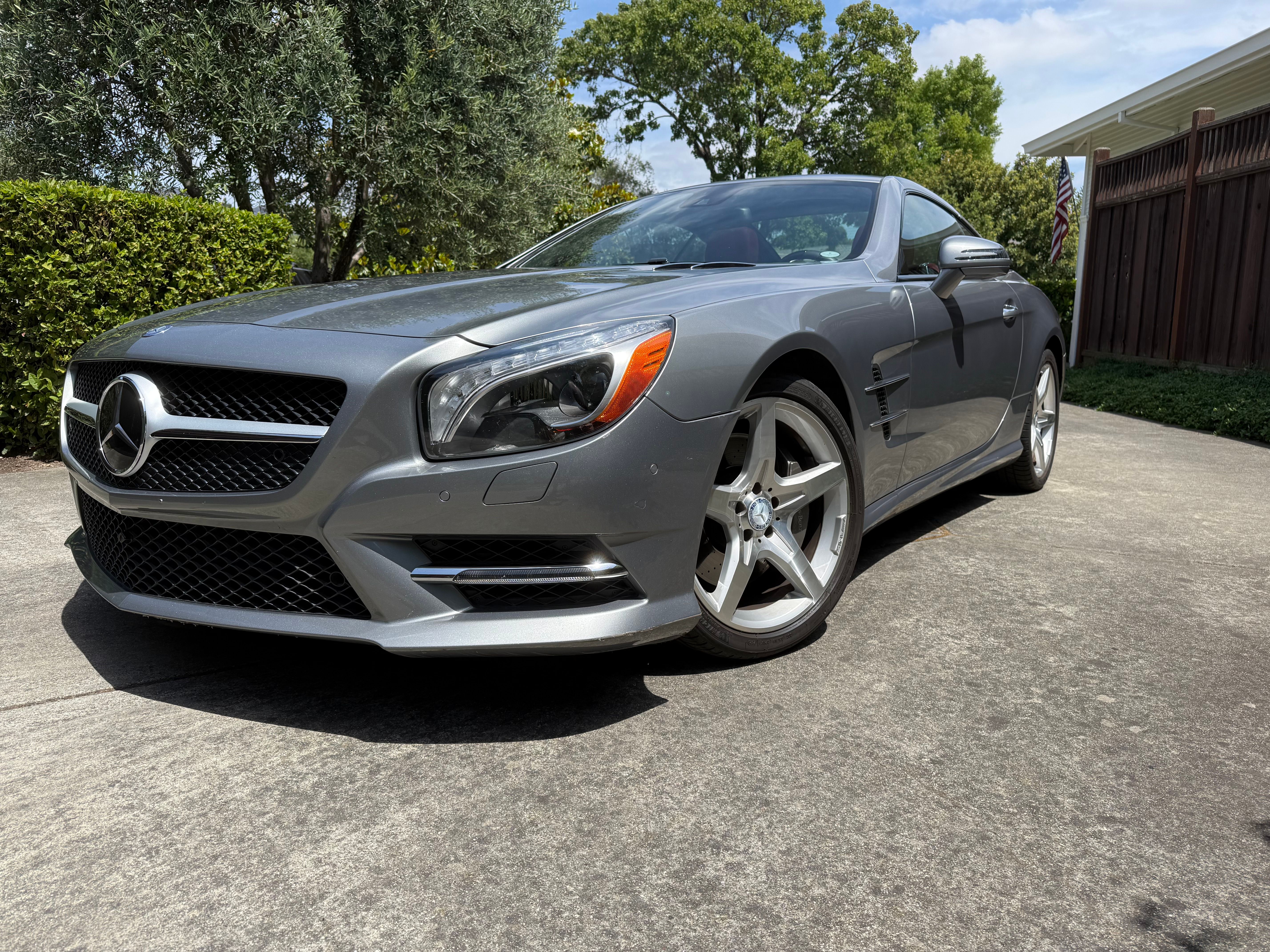 Used 2014 Mercedes-Benz SL 550 image 1