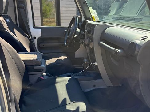 Used 2010 Jeep Wrangler Unlimited Sport image 10