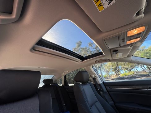 Used 2019 Honda Accord EX image 34