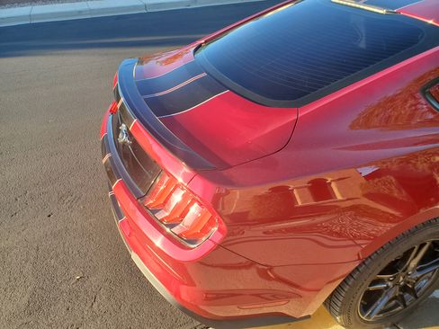 Used 2019 Ford Mustang Premium image 5