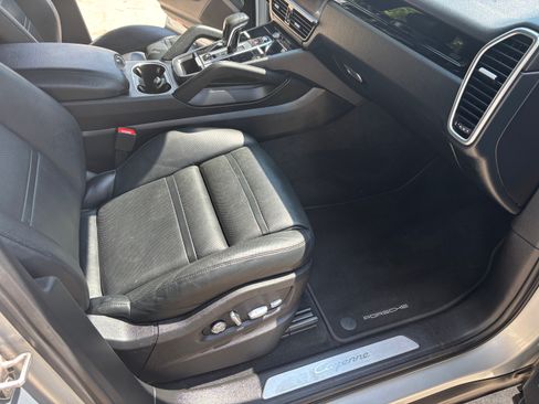 Used 2019 Porsche Cayenne AWD/4WD image 9