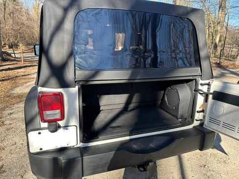 Used 2009 Jeep Wrangler Rubicon w/ PWR Convenience Group image 6