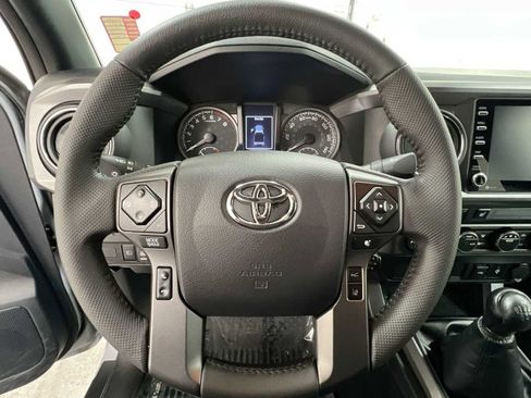 Used 2021 Toyota Tacoma TRD Sport w/ TRD Premium Sport Package image 18