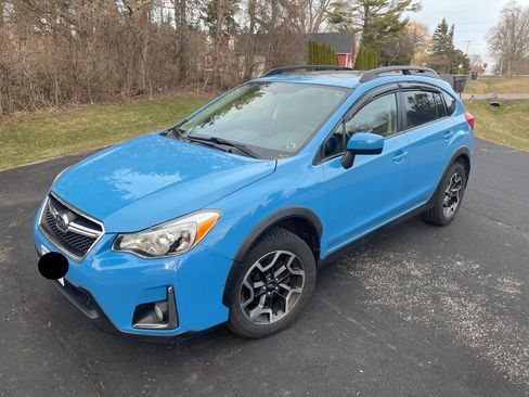 Used 2016 Subaru Crosstrek 2.0i Premium w/ Moonroof Package AWD/4WD image 4