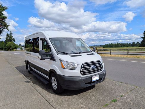 Used 2019 Ford Transit 350 XLT RWD image 4