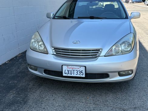 Used 2002 Lexus ES 330 FWD image 2