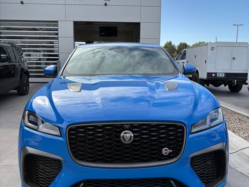 Used 2023 Jaguar F-PACE SVR AWD/4WD image 2