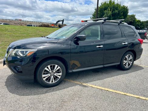 Used 2020 Nissan Pathfinder SV AWD/4WD image 1