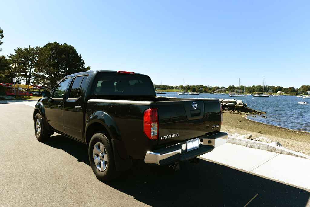 Used 2011 Nissan Frontier SV w/ SV Premium Utility Pkg AWD/4WD image 6