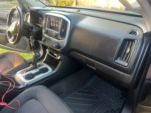 Used 2016 Chevrolet Colorado LT image 16