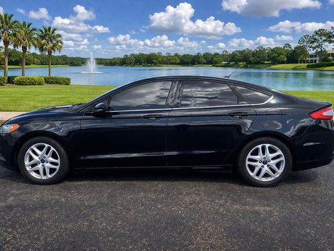 Used 2016 Ford Fusion SE image 9