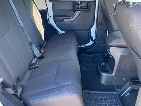 Used 2017 Jeep Wrangler Unlimited Sport image 21