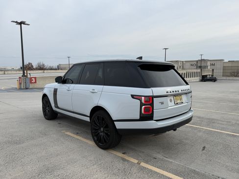 Used 2020 Land Rover Range Rover HSE image 1