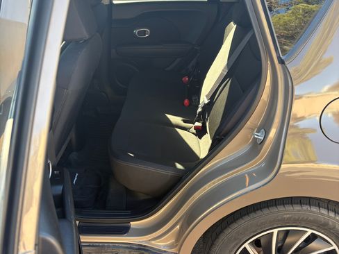 Used 2014 Kia Soul FWD image 5