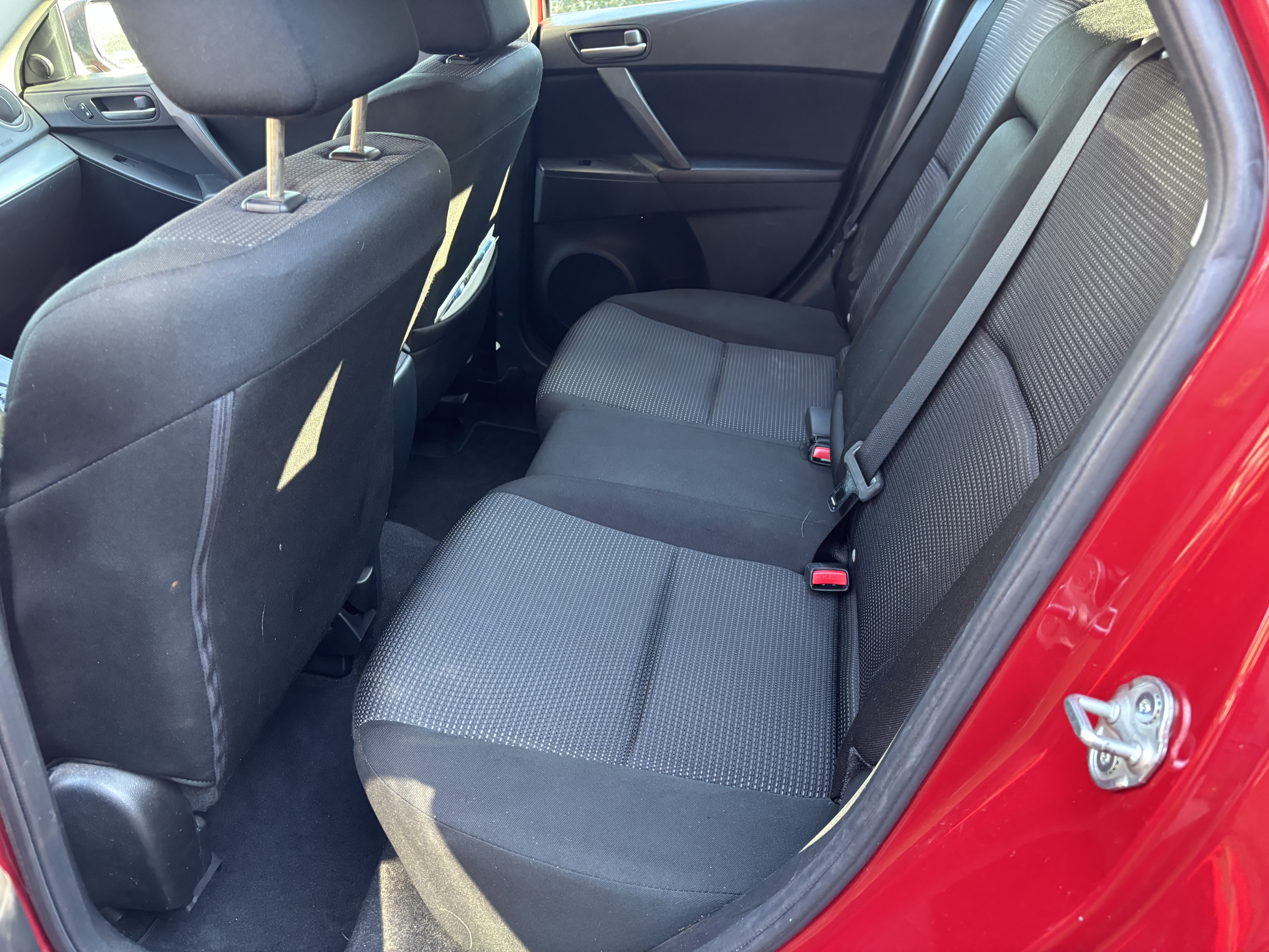 Used 2013 MAZDA MAZDA3 i Touring FWD image 9