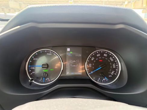 Used 2021 Toyota RAV4 XLE Premium AWD/4WD image 26