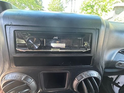 Used 2013 Jeep Wrangler Unlimited Sport w/ Connectivity Group AWD/4WD image 15