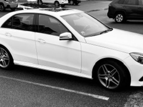 Used 2016 Mercedes-Benz E 350 4MATIC Sedan image 2