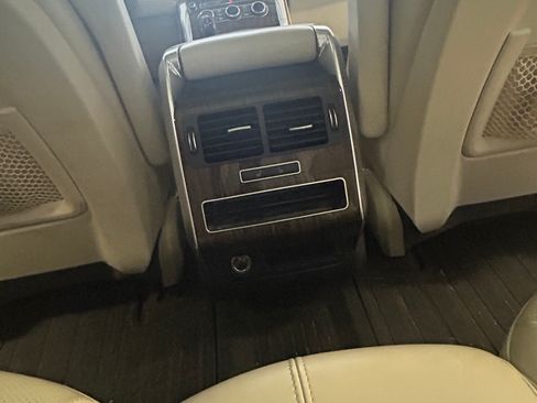 Used 2014 Land Rover Range Rover Sport HSE image 10