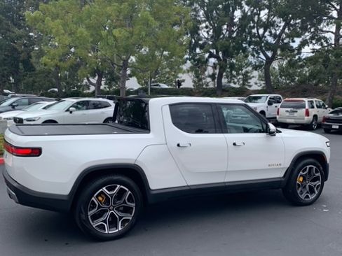 Used 2022 Rivian R1T Launch Edition image 12