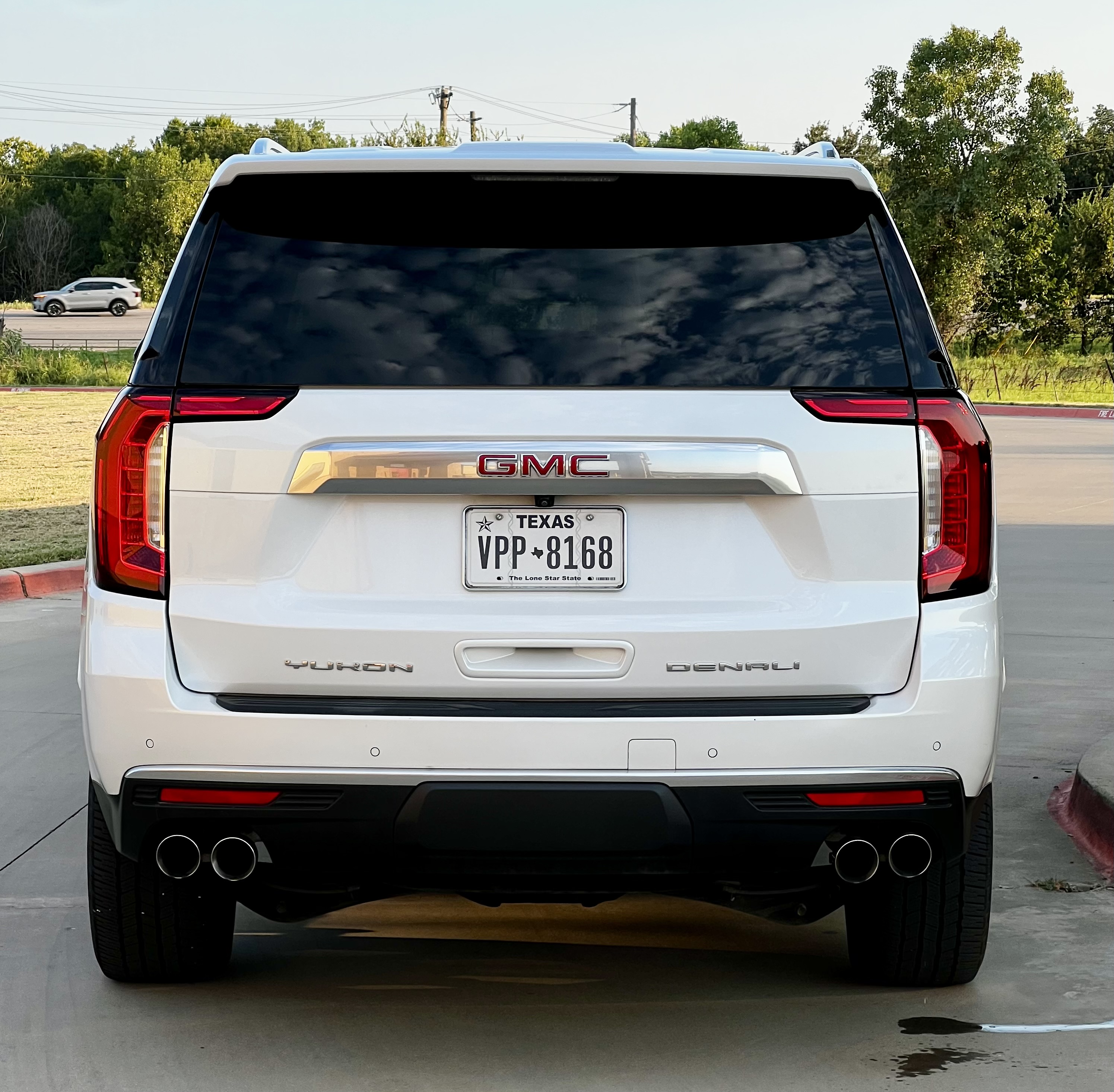 Used 2024 GMC Yukon Denali AWD/4WD image 4