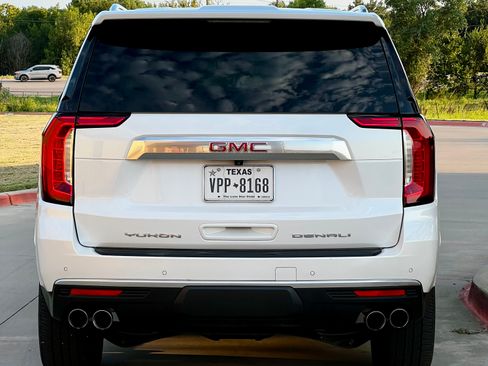 Used 2024 GMC Yukon Denali AWD/4WD image 4